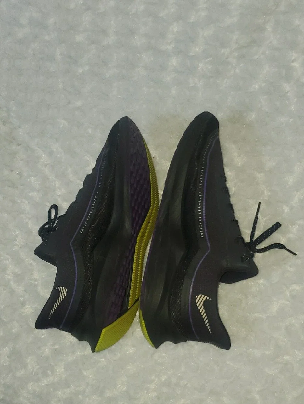 Nike Men's Black and Neon Green Running Shoe (US 8.5)